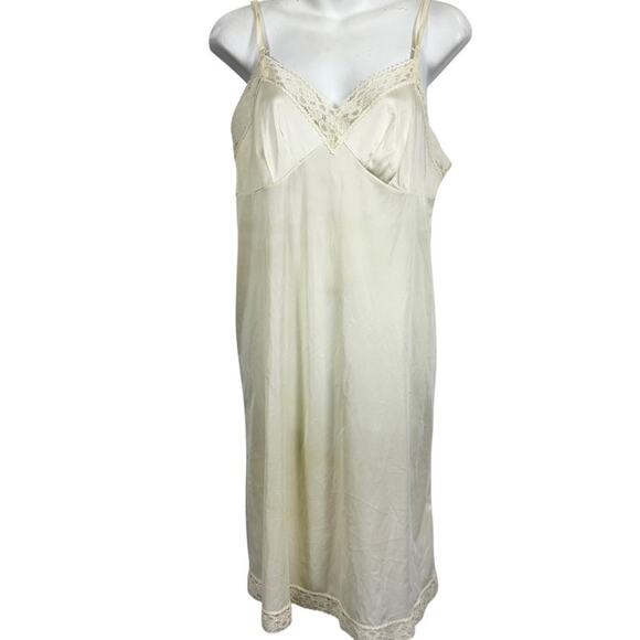 Vanity Fair Other - Vanity Fair Vintage Full Slip Dress Ivory Lace Trim V-Neck Babydoll USA Made S